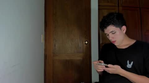 Snapshot of whos_he chatting on 10, 1, 2026 whos_he online show from 10, 1, 2026