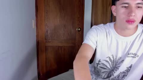 Snapshot of whos_he chatting on 12, 1, 2026 whos_he online show from 12, 1, 2026