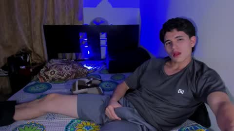 Snapshot of whos_he chatting on 14, 3, 2026 whos_he online show from 14, 3, 2026