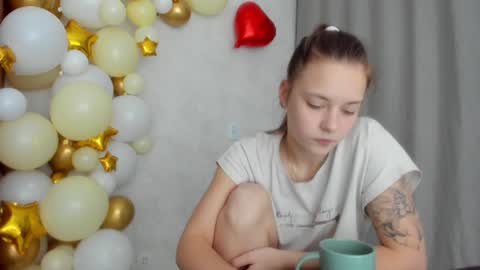 Snapshot of why_again_me chatting on 22, 1, 2025 Veronica online show from 22, 1, 2025