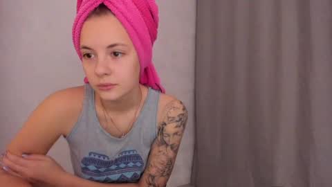 Snapshot of why_again_me chatting on 23, 1, 2025 Veronica online show from 23, 1, 2025