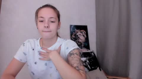 Snapshot of why_again_me chatting on 3, 2, 2025 Veronica online show from 3, 2, 2025