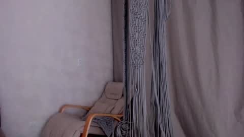 Snapshot of why_again_me chatting on 2, 3, 2025 Veronica online show from 2, 3, 2025