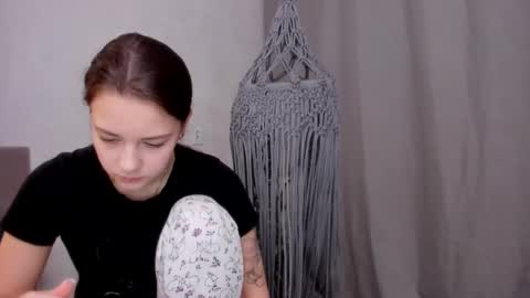 Snapshot of why_again_me chatting on 5, 3, 2025 Veronica online show from 5, 3, 2025