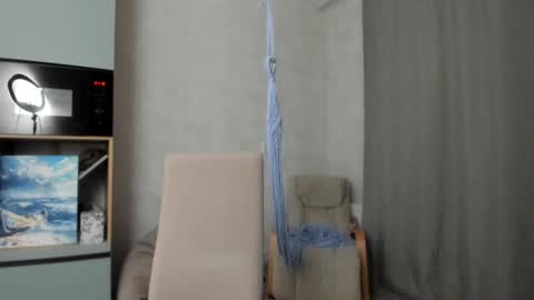 Snapshot of why_again_me chatting on 12, 10, 2025 Veronica online show from 12, 10, 2025