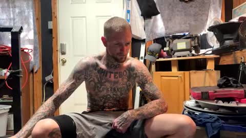 whyteboi8989 online show from 22, 3, 2026