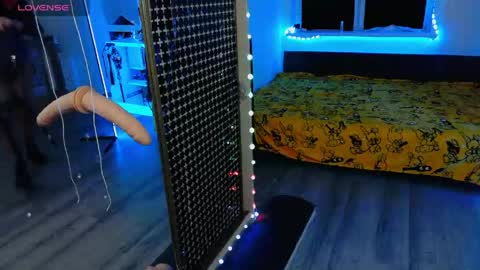 Laura  online show from 19, 4, 2026