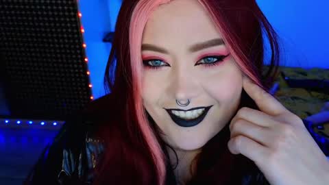 Laura  online show from 3, 5, 2026