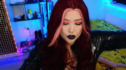 Laura  online show from 10, 5, 2026