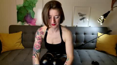 wild_peony online show from 14, 5, 2026