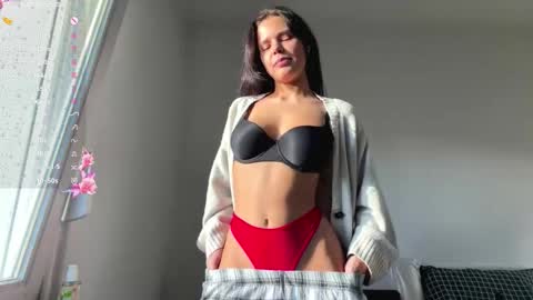 Mia online show from 8, 2, 2026