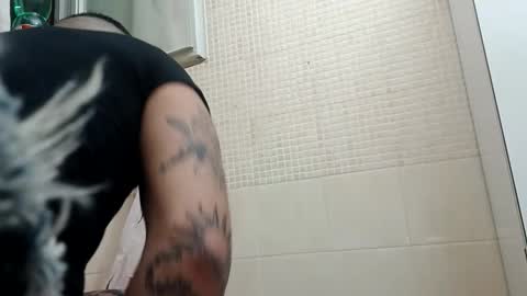 Snapshot of wilddope chatting on 10, 11, 2025 the alpha man online show from 10, 11, 2025