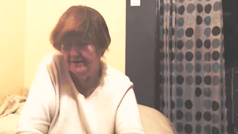 WildRedCat online show from 2, 12, 2025