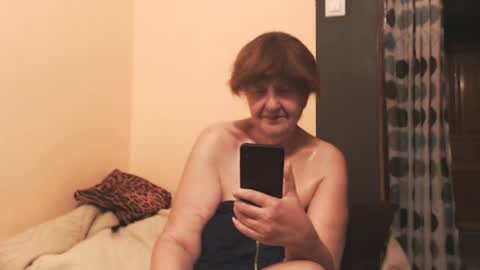 Snapshot of wildredcat chatting on 28, 6, 2026 WildRedCat online show from 28, 6, 2026