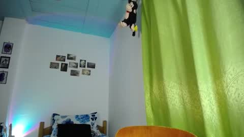 Snapshot of willmonkey chatting on 16, 11, 2025 willmonkey online show from 16, 11, 2025