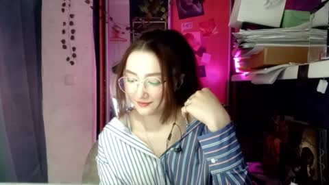 Phoebe online show from 12, 3, 2026