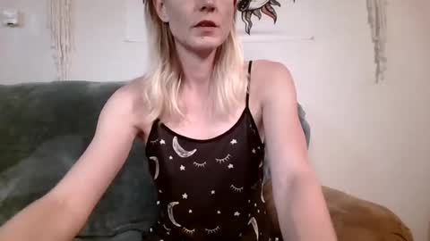 Snapshot of willowxo223 chatting on 22, 6, 2026 willowxo223 online show from 22, 6, 2026