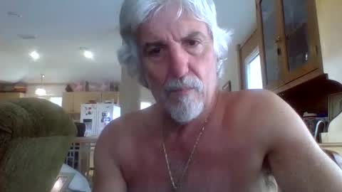 Snapshot of winedog2020 chatting on 16, 5, 2026 Gundja Man online show from 16, 5, 2026