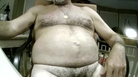 Snapshot of winedog2020 chatting on 18, 5, 2026 Gundja Man online show from 18, 5, 2026