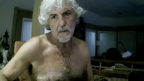 Snapshot of winedog2020 chatting on 23, 5, 2026 Gundja Man online show from 23, 5, 2026