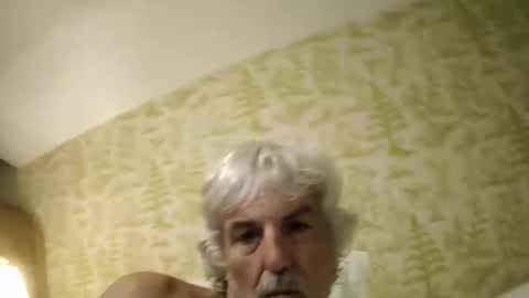 Snapshot of winedog2020 chatting on 7, 6, 2026 Gundja Man online show from 7, 6, 2026