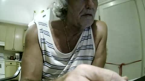 Snapshot of winedog2020 chatting on 15, 7, 2026 Gundja Man online show from 15, 7, 2026