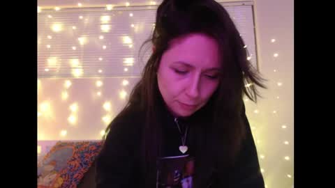 Eevie online show from 26, 1, 2025