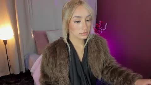 Snapshot of wini_fer chatting on 20, 6, 2026 Wini Fer online show from 20, 6, 2026