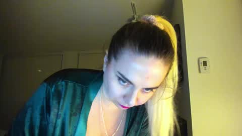 Snapshot of winter_miracle chatting on 6, 1, 2025 Winter Miracle online show from 6, 1, 2025