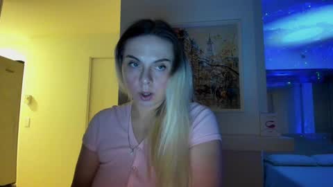 Snapshot of winter_miracle chatting on 22, 1, 2025 Winter Miracle online show from 22, 1, 2025