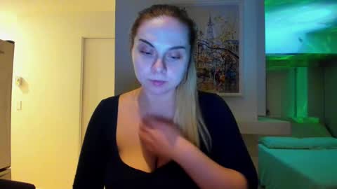 Snapshot of winter_miracle chatting on 25, 1, 2025 Winter Miracle online show from 25, 1, 2025