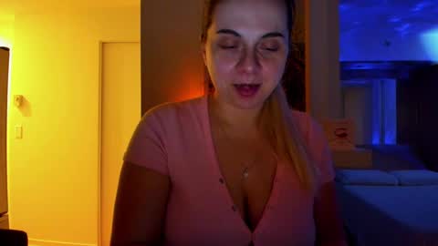 Snapshot of winter_miracle chatting on 30, 1, 2025 Winter Miracle online show from 30, 1, 2025