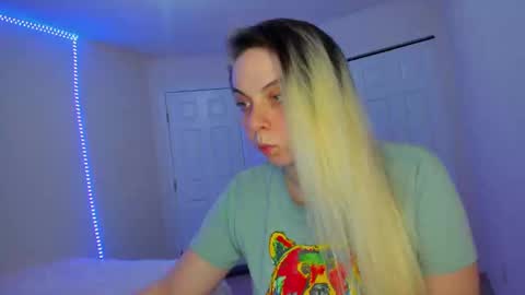 Snapshot of winter_miracle chatting on 25, 2, 2025 Winter Miracle online show from 25, 2, 2025