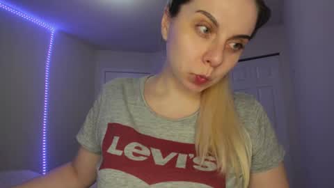 Snapshot of winter_miracle chatting on 25, 2, 2025 Winter Miracle online show from 25, 2, 2025