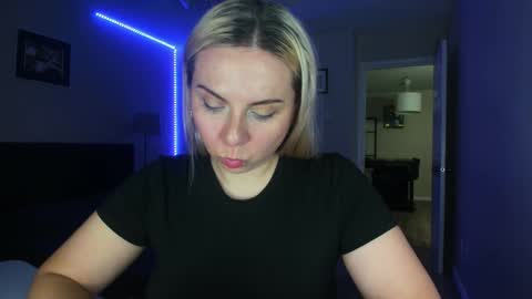 Snapshot of winter_miracle chatting on 15, 9, 2025 Winter Miracle online show from 15, 9, 2025