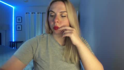 Snapshot of winter_miracle chatting on 28, 9, 2025 Winter Miracle online show from 28, 9, 2025