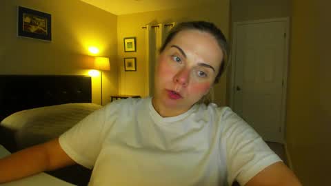 Snapshot of winter_miracle chatting on 8, 10, 2025 Winter Miracle online show from 8, 10, 2025