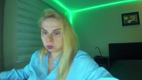 Snapshot of winter_miracle chatting on 26, 11, 2025 Winter Miracle online show from 26, 11, 2025