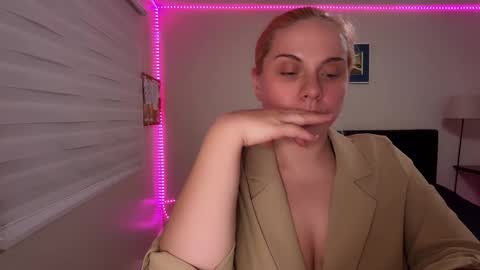 Snapshot of winter_miracle chatting on 17, 12, 2025 Winter Miracle online show from 17, 12, 2025