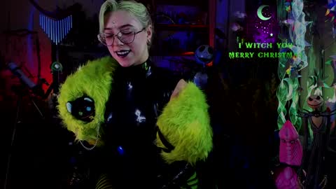 Snapshot of witch_fiona chatting on 20, 12, 2024 Goddess of two strapons  - Mr. long Don Mr. Pinky online show from 20, 12, 2024