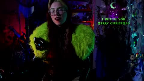 Snapshot of witch_fiona chatting on 23, 12, 2024 Goddess of two strapons  - Mr. long Don Mr. Pinky online show from 23, 12, 2024