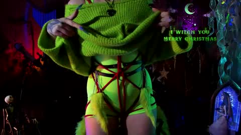 Snapshot of witch_fiona chatting on 24, 12, 2024 Goddess of two strapons  - Mr. long Don Mr. Pinky online show from 24, 12, 2024