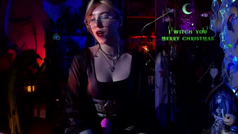 Snapshot of witch_fiona chatting on 29, 12, 2024 Goddess of two strapons  - Mr. long Don Mr. Pinky online show from 29, 12, 2024