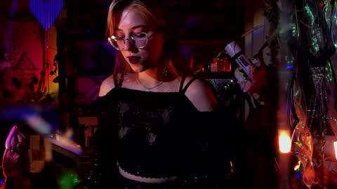 Snapshot of witch_fiona chatting on 30, 1, 2025 Goddess of two strapons  - Mr. long Don Mr. Pinky online show from 30, 1, 2025