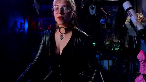 Snapshot of witch_fiona chatting on 18, 2, 2025 Goddess of two strapons  - Mr. long Don Mr. Pinky online show from 18, 2, 2025