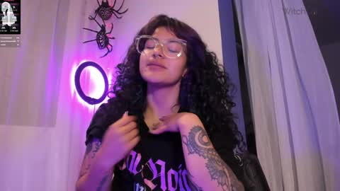     Luna Violeta  A r t i s t  online show from 27, 12, 2024