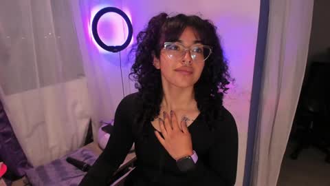     Luna Violeta  A r t i s t  online show from 6, 1, 2025