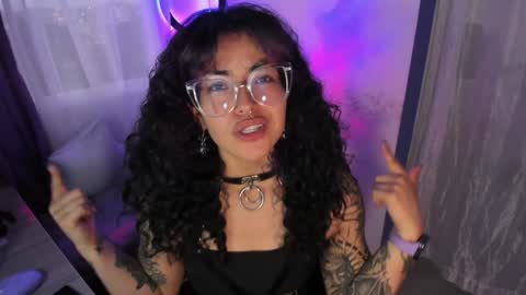     Luna Violeta  A r t i s t  online show from 14, 1, 2025