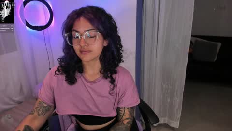     Luna Violeta  A r t i s t  online show from 24, 1, 2025