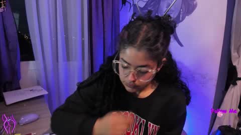 Snapshot of witchofhearts chatting on 20, 11, 2025 Luna Violeta A r t i s t online show from 20, 11, 2025